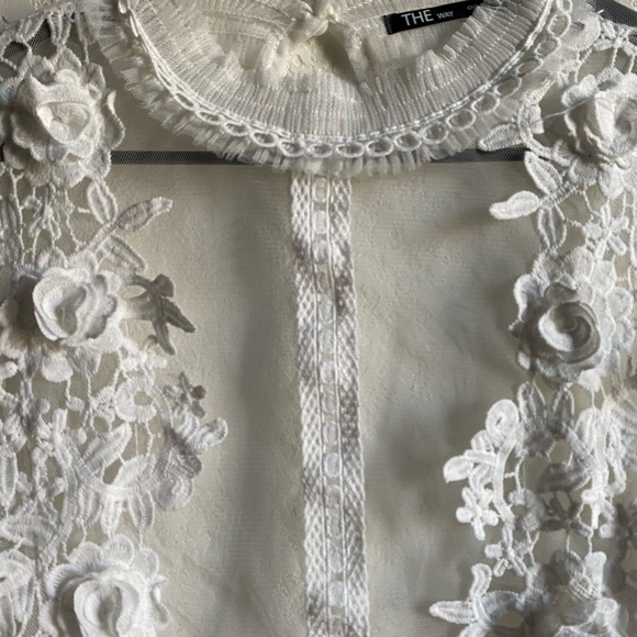 The Way See-through White Mesh Flower Applique Lantern Sleeves Lace Blouse OS - Picture 6 of 13